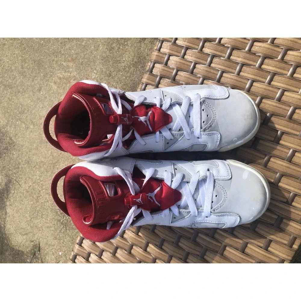 Vintage 2017 Jordan Air Jordan 6 Retro Alternate White Red Sneaker 6.5